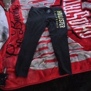 Hollister leggings- black & green